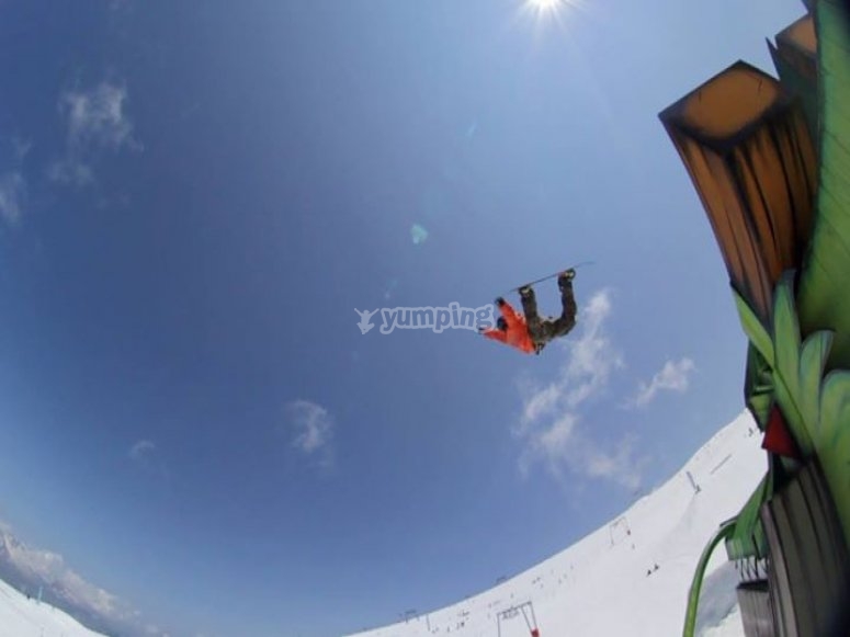 /tb_Salto increible haciendo snow.jpg